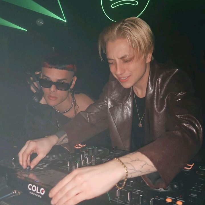 :) - original sound - eeechoessss