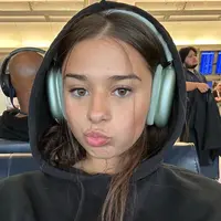 TikTok Profile - sophieraiin