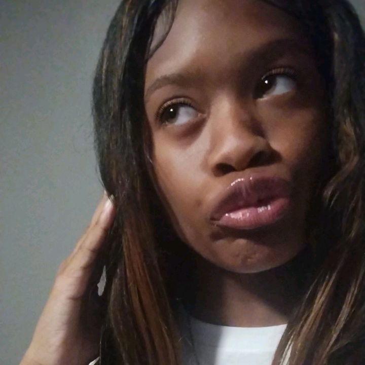 girlyalivia01