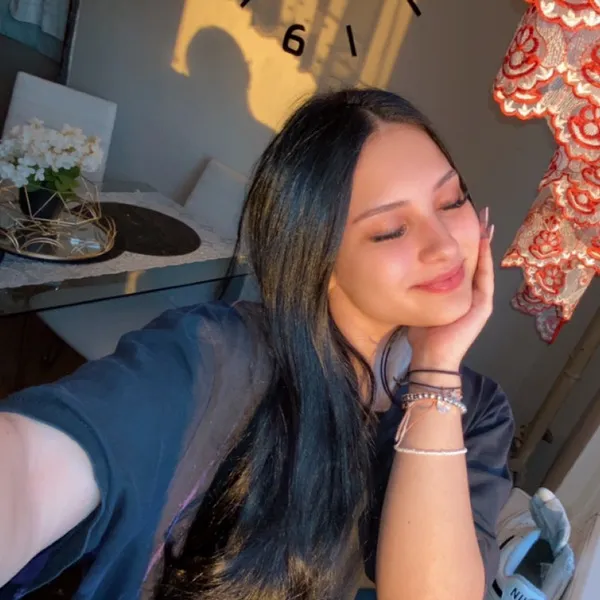 angelina_dang