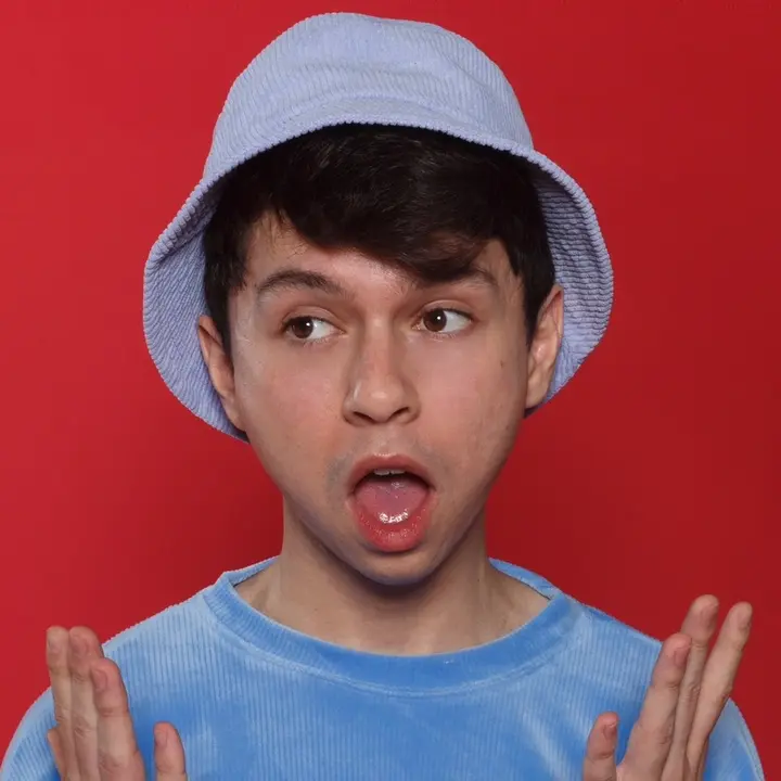 Mikey Angelo mrgrandeofficial TikTok ćæ ăăăăŁăŒă«ăćç»ăăăă·ă„ăżă° Exolyt