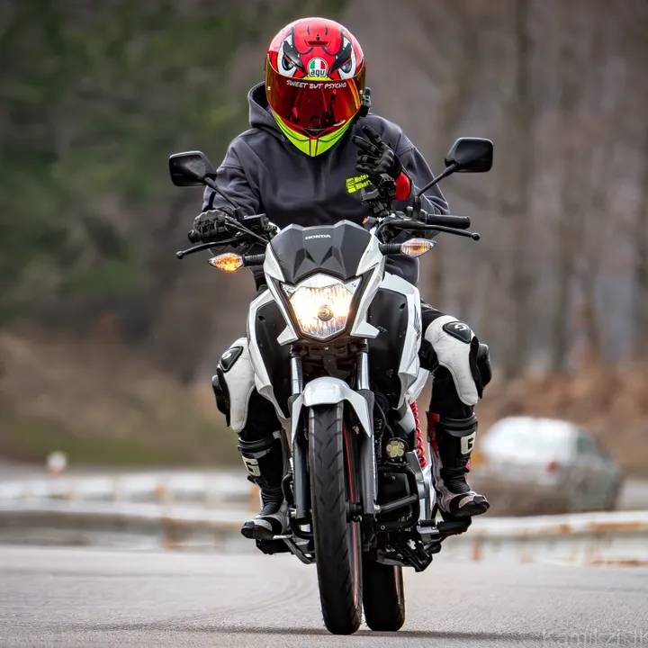 vava_biker