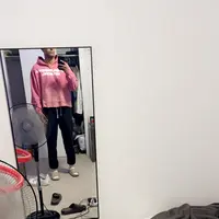 hellasneakyy