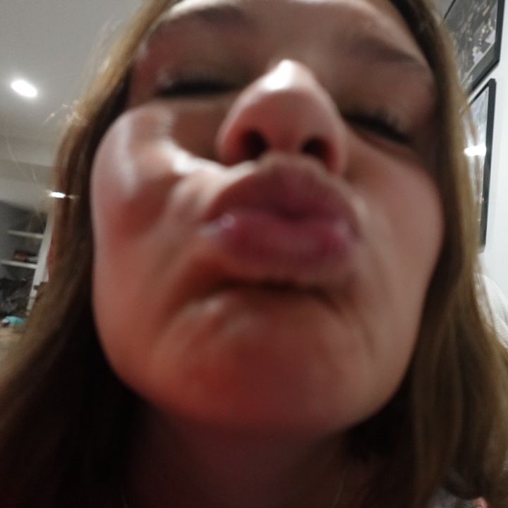olivlaughlove_