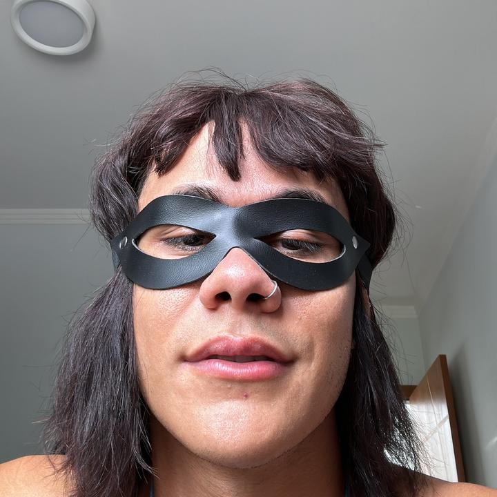 @leuriscleia